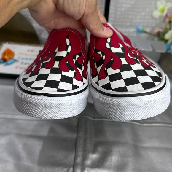 (S0)Vans Classic Checker Red
Blood Drip Sneakers, size 4.5 men's, size 6 women's - Picture 7 of 9
